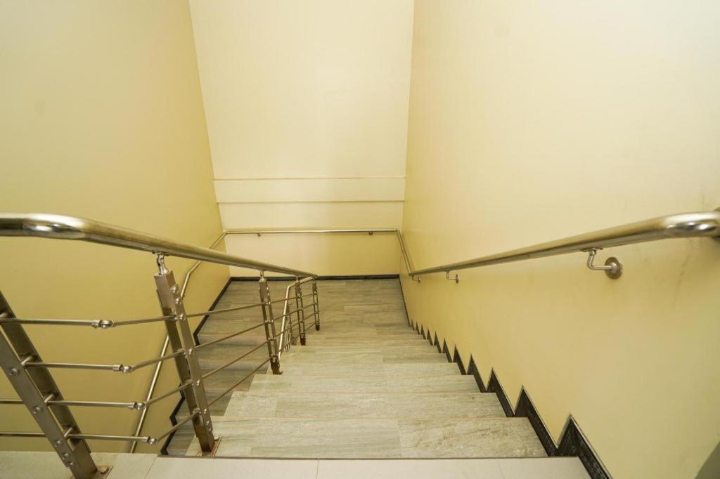 Oyo 1330 Hotel Cahaya 3 Surabaya Kültér fotó