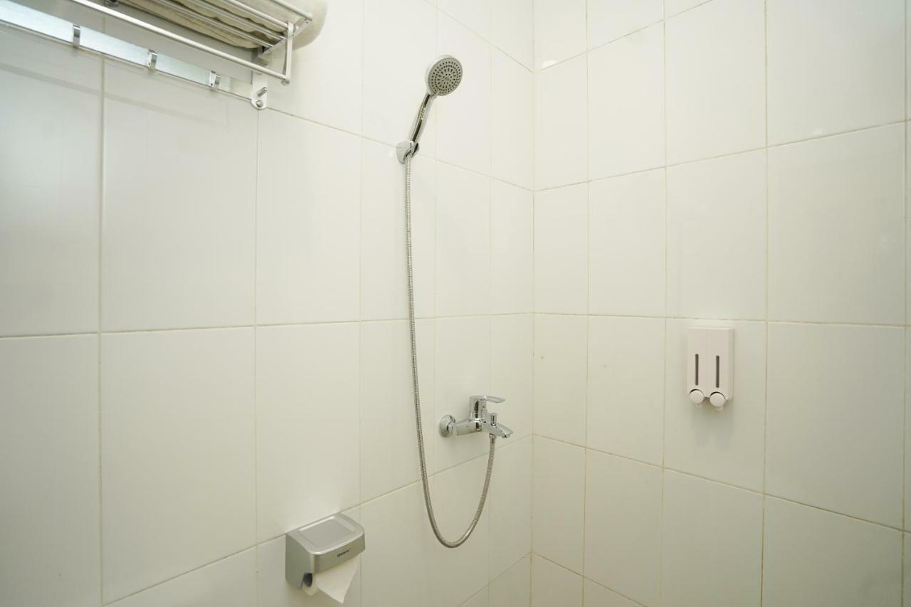 Oyo 1330 Hotel Cahaya 3 Surabaya Kültér fotó