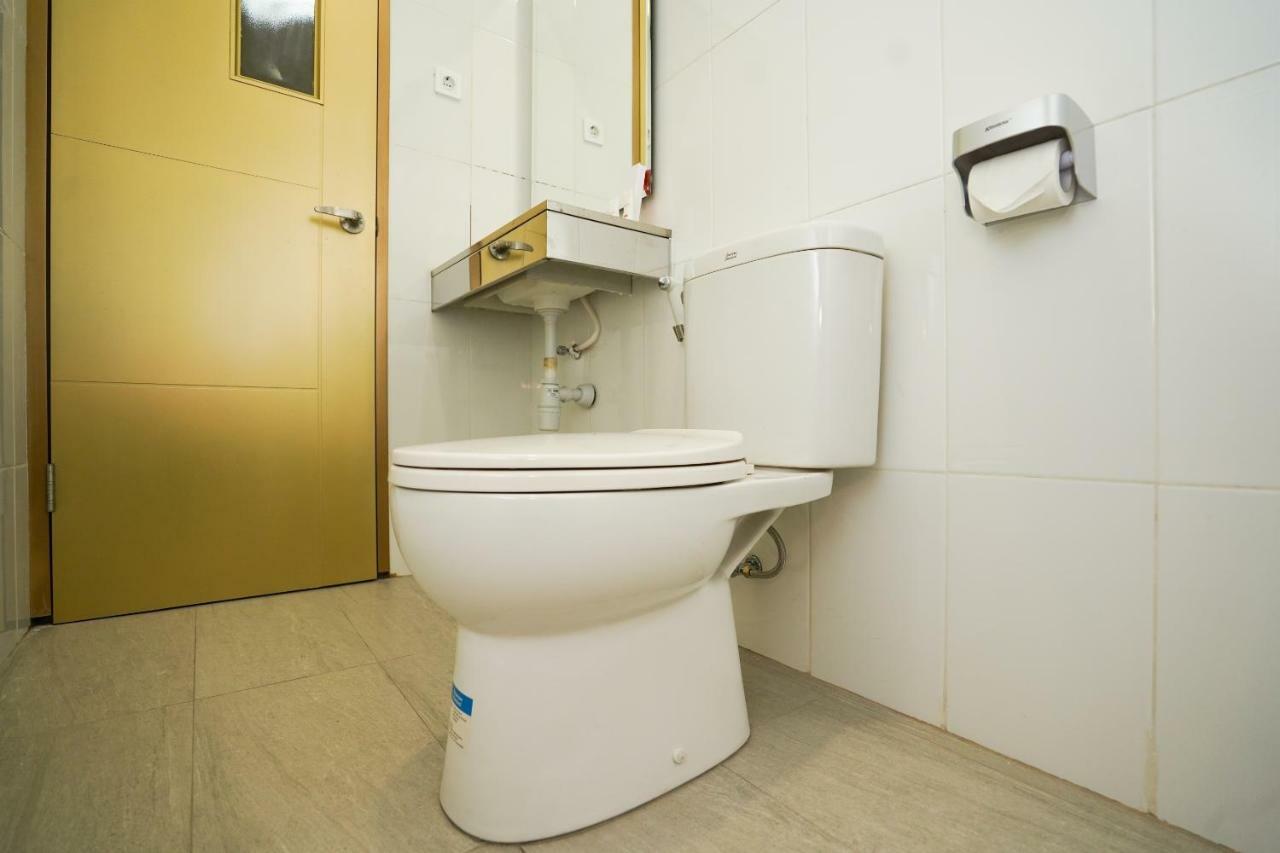 Oyo 1330 Hotel Cahaya 3 Surabaya Kültér fotó