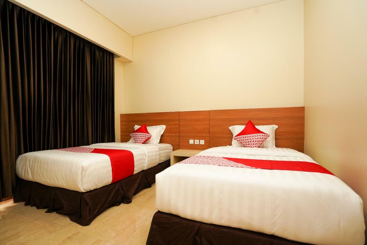 Oyo 1330 Hotel Cahaya 3 Surabaya Kültér fotó